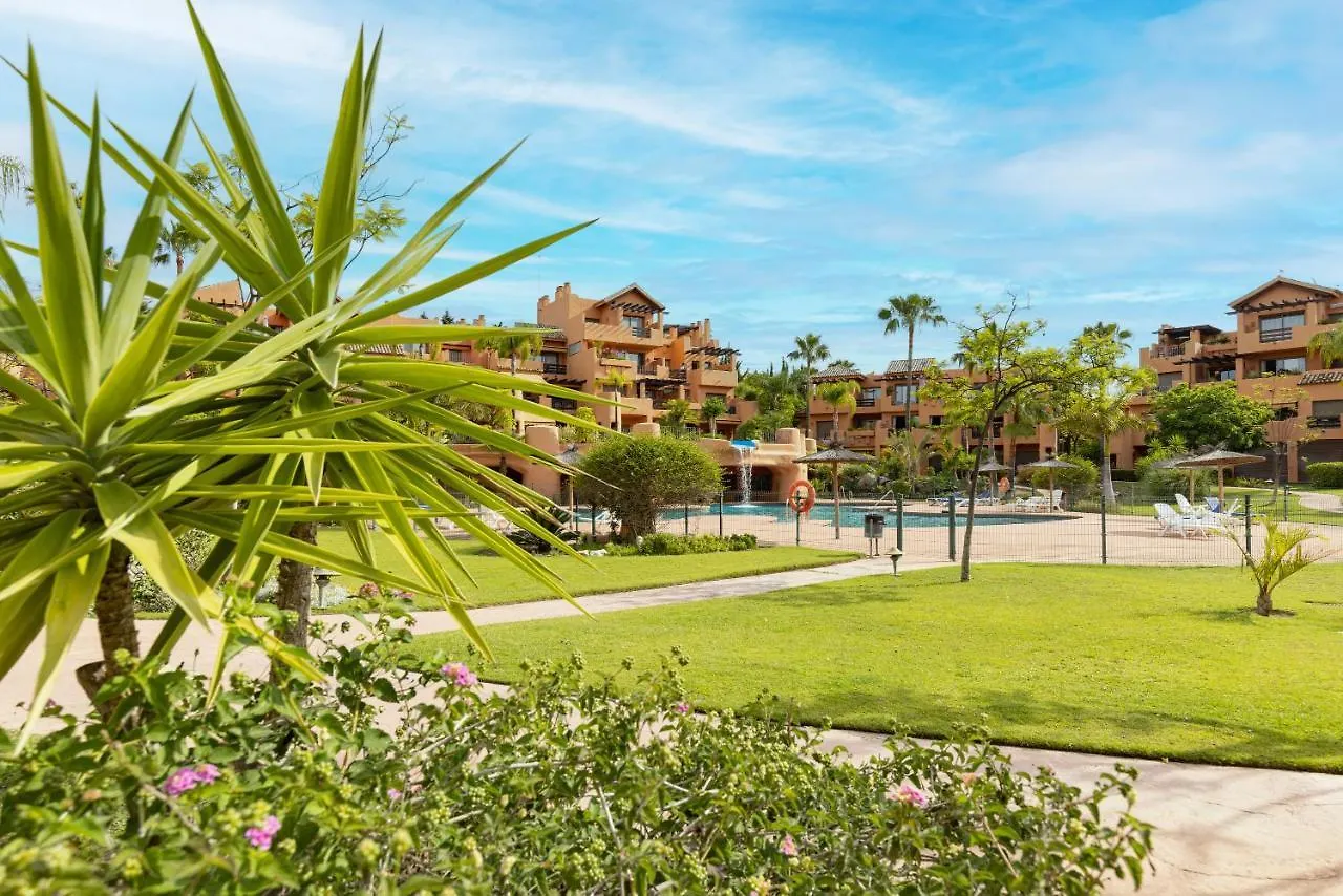 Luxury 3 Bed Sea Views With Pool Lägenhet Estepona